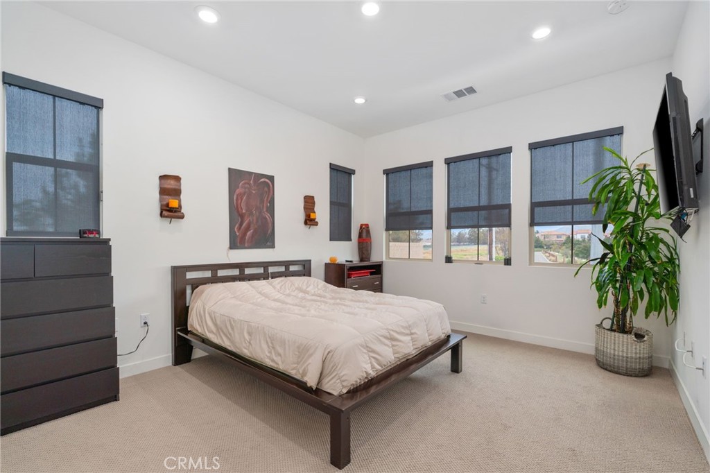 129 Carlow, Irvine CA 92618 - Photo 29
