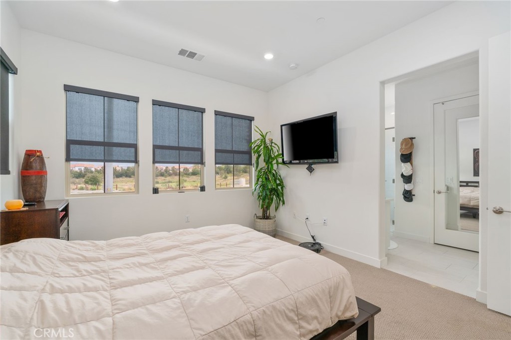 129 Carlow, Irvine CA 92618 - Photo 30