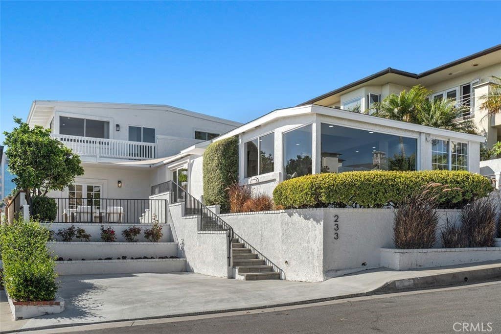 Photo of 233 Santa Ana Ave, Newport Beach, CA 92663 (MLS # OC26142030)