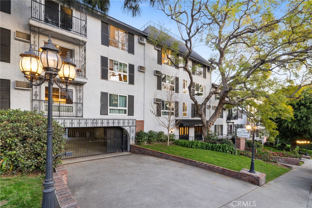 Experience the best of West Hollywood living in this stunning top-floor 1-bedroom, 1-bathroom condo at 1222 N Olive Dr #409. Spanning 793 sq. ft., this beautifully designed residence is filled with natural light, creating a bright and inviting atmosphere. The open layout offers a seamless flow between the living and dining areas, perfect for relaxing or entertaining. The spacious primary bedroom features a large walk-in closet, providing ample storage space. Enjoy the convenience of being just moments away from world-class dining, shopping, and entertainment, all while residing in a peaceful, well-maintained community. The HOA covers water, electricity, gas, and trash, adding incredible value and convenience to this already exceptional home. With its prime location and charming interior, this condo is a fantastic opportunity to own a piece of West Hollywood. Don’t miss out on this light-filled retreat in one of L.A.’s most sought-after neighborhoods!