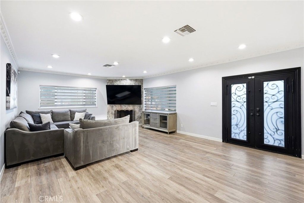 Photo of 13001 Debby Street, Van Nuys, CA 91401 (MLS # SR26057129)