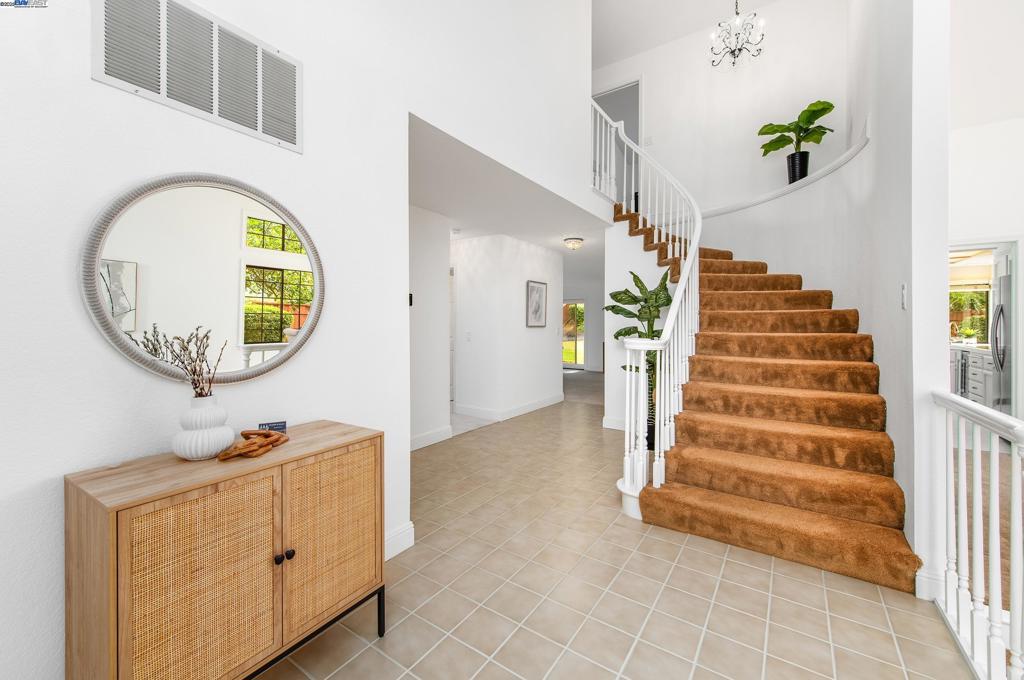 VINTAGE HILLS II - Residential