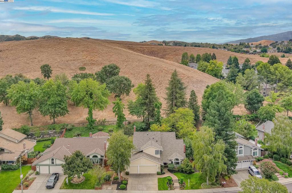 VINTAGE HILLS II - Residential