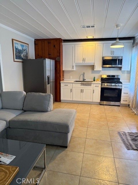 Photo of 5922 Colfax Ave, North Hollywood, CA 91601 (MLS # SR26048111)