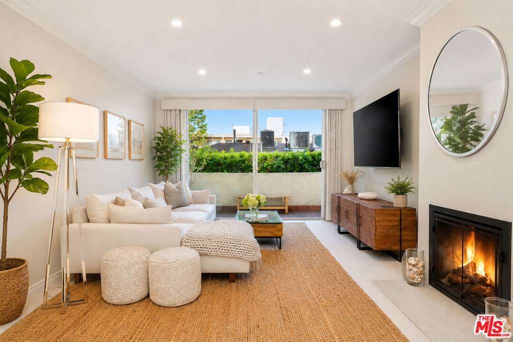 Photo of 125 Montana Avenue #204, Santa Monica, CA 90403 (MLS # 26871041)