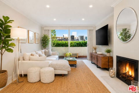 Photo of 125 Montana Avenue #204, Santa Monica, CA 90403 (MLS # 26871041)