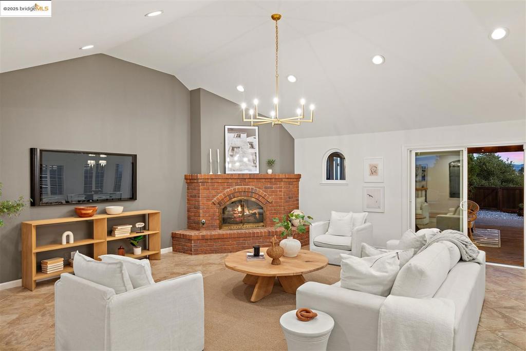 CASTRO VALLEY - Residential