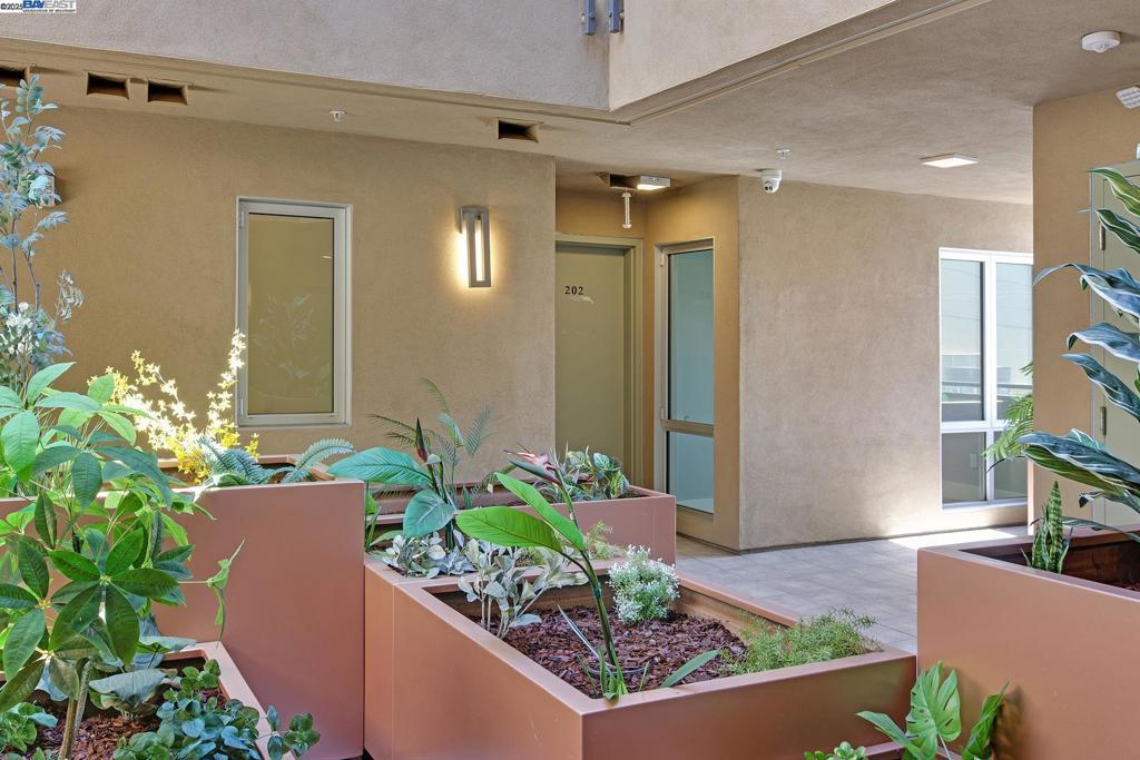 520 El Camino Real 202