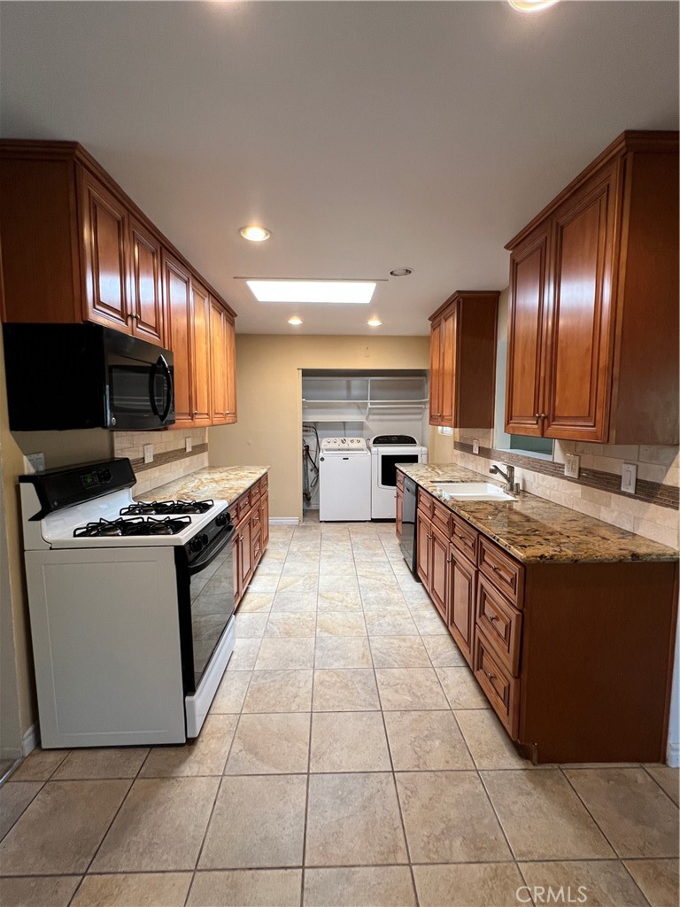 8940 Comet Circle