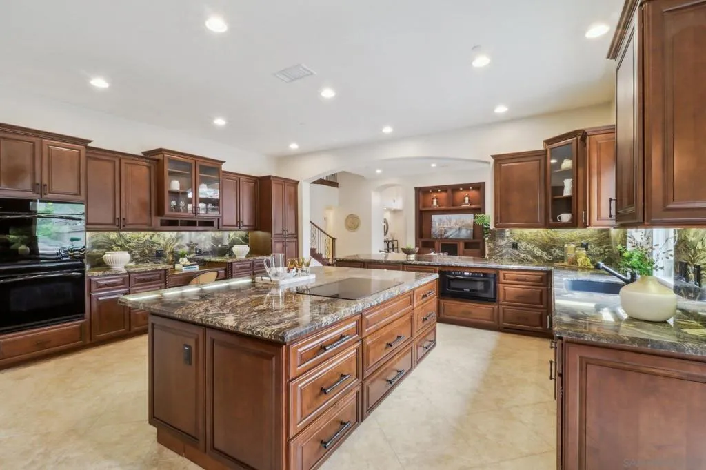 San Diego, California 92128, United States, 5 Bedrooms Bedrooms, ,7 BathroomsBathrooms,Residential,Pending,100489