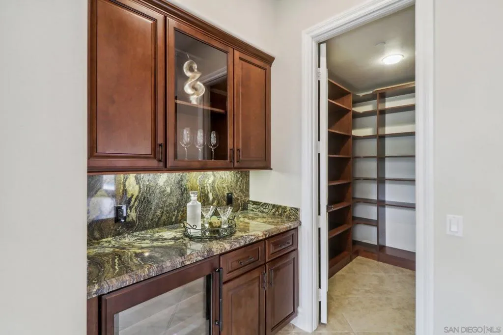 San Diego, California 92128, United States, 5 Bedrooms Bedrooms, ,7 BathroomsBathrooms,Residential,Pending,100489