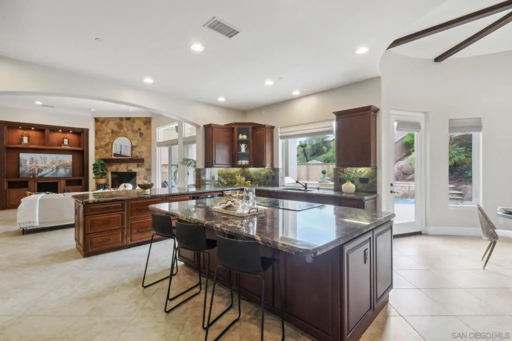 San Diego, California 92128, United States, 5 Bedrooms Bedrooms, ,7 BathroomsBathrooms,Residential,Pending,100489