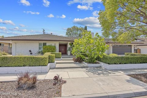 Photo of 1520 Rugby Circle, Thousand Oaks, CA 91360 (MLS # 226002260)