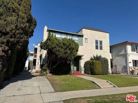 Photo of 6147 Alcott Street, Los Angeles, CA 90035 (MLS # 25496401) Photo of 6147 Alcott Street, Los Angeles, CA 90035 (MLS # 25496401)
