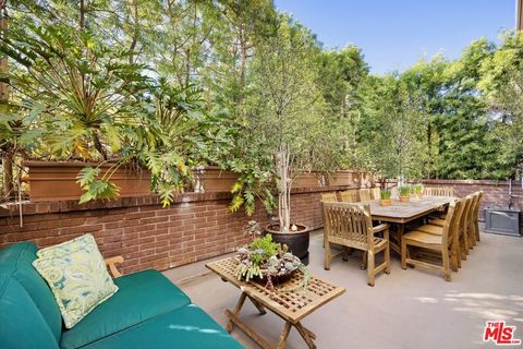 Photo of 211 S Spalding Drive #109S, Beverly Hills, CA 90212 (MLS # 25617763)