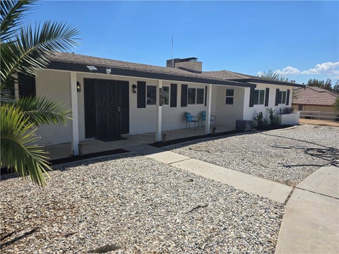Photo of 20157 Chickasaw RD, Apple Valley, CA 92307 (MLS # IG26158747)