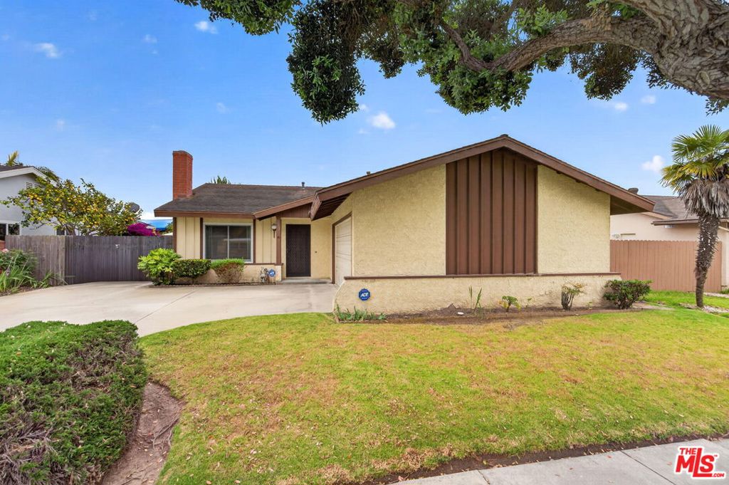 3530 Via Marina Avenue