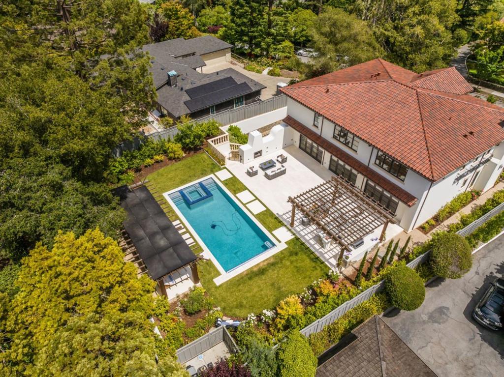 830 Bromfield Road
