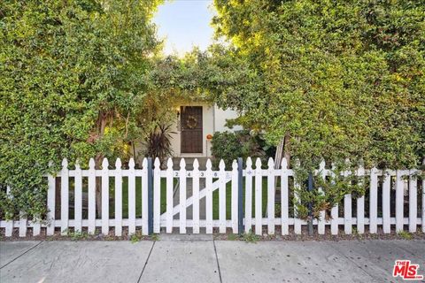 Photo of 2436 20th Street, Santa Monica, CA 90405 (MLS # 25628401)
