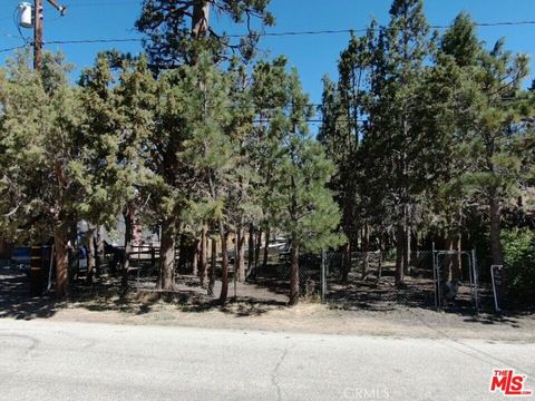 Photo of 0 E Mountain View Boulevard, Big Bear City, CA 92314 (MLS # 25621445)