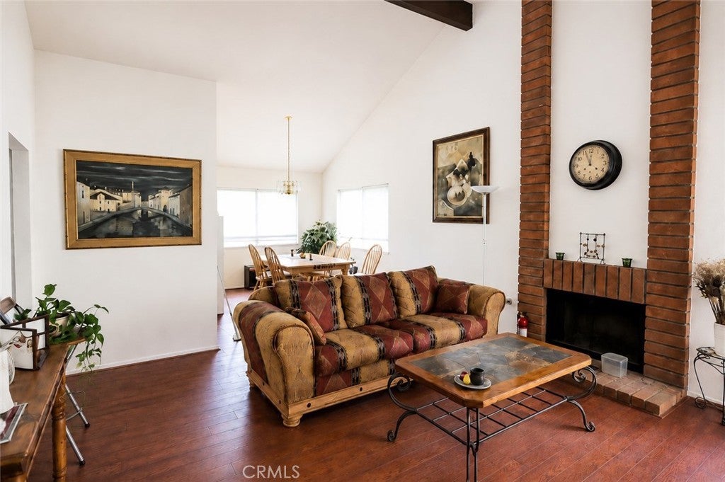 929 Thistlegate