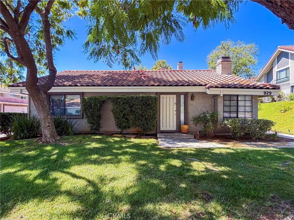 929 Thistlegate