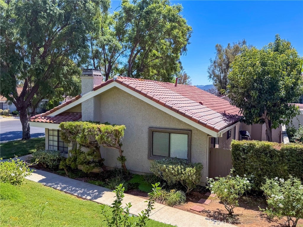 929 Thistlegate