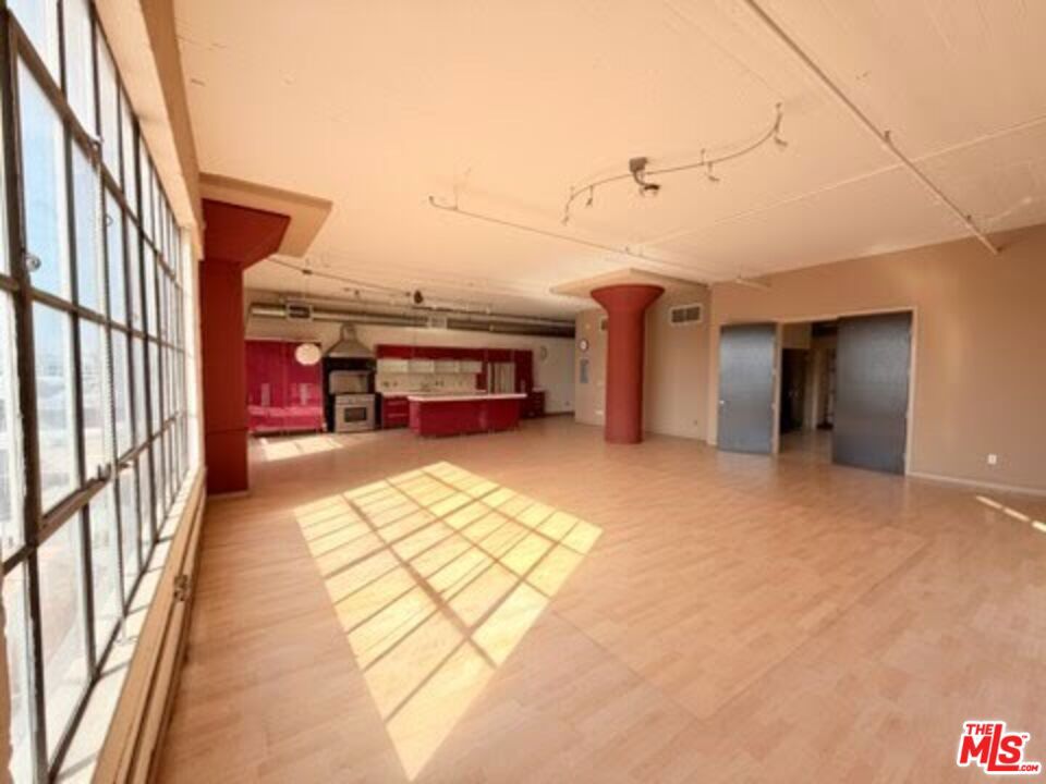 1855 Industrial Street 509