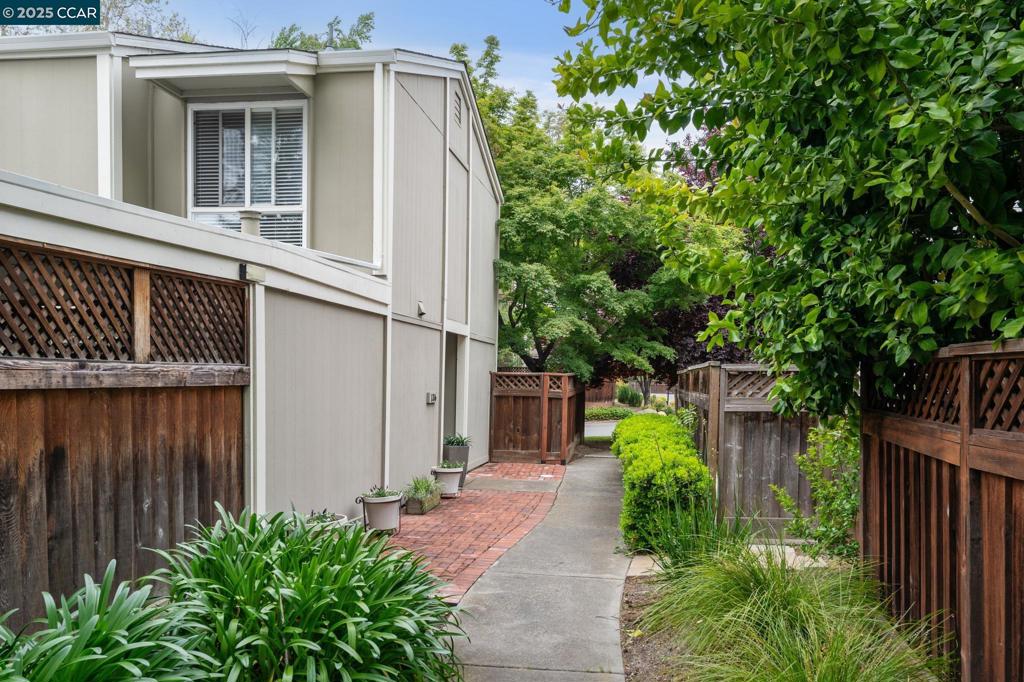 GARDEN CREEK - Residential