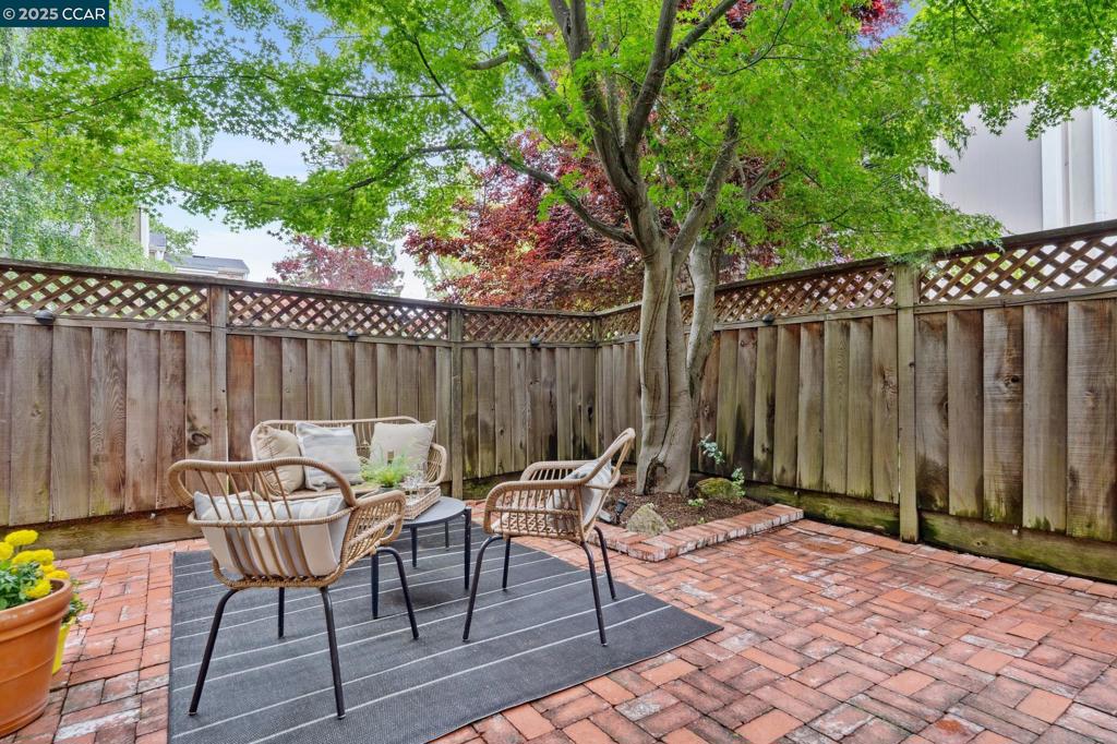GARDEN CREEK - Residential
