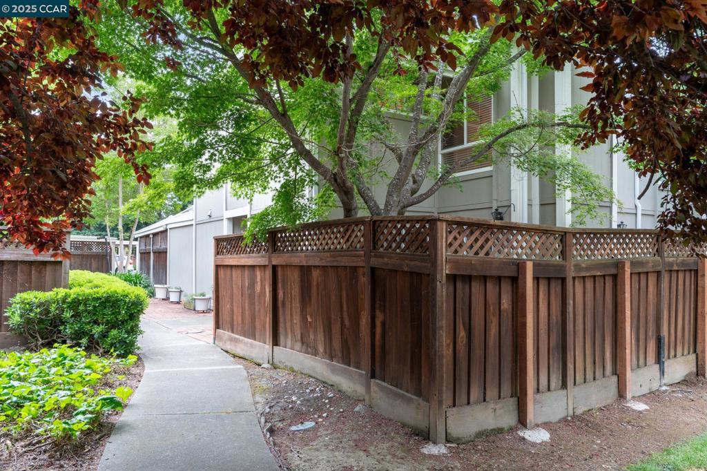 GARDEN CREEK - Residential