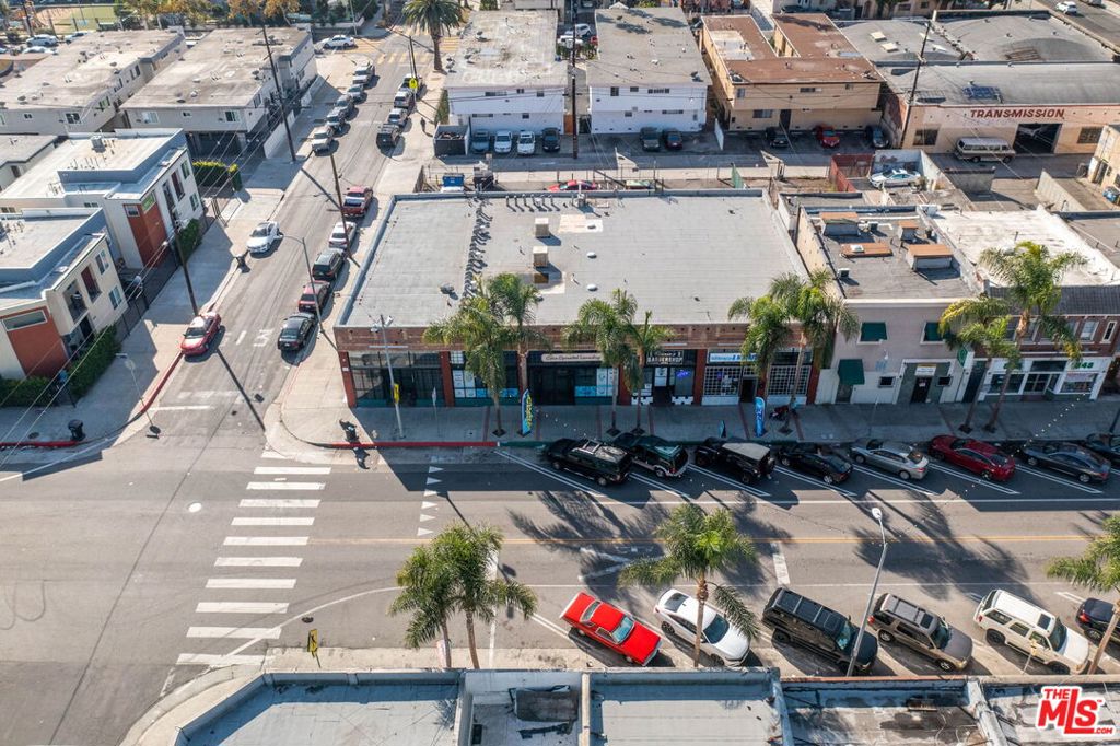 830 W Gardena Boulevard