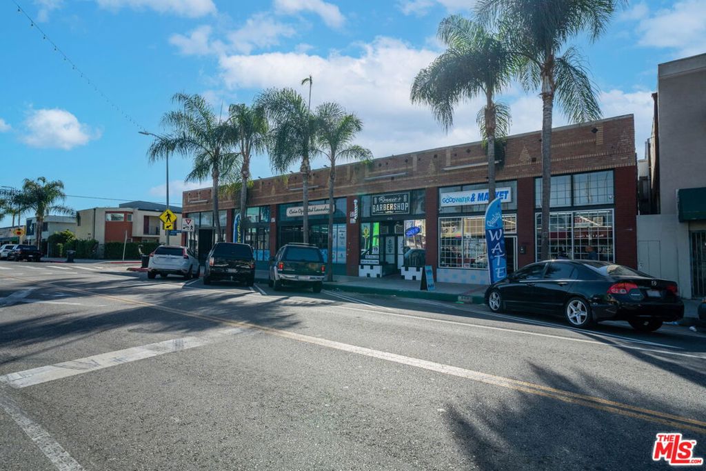 830 W Gardena Boulevard
