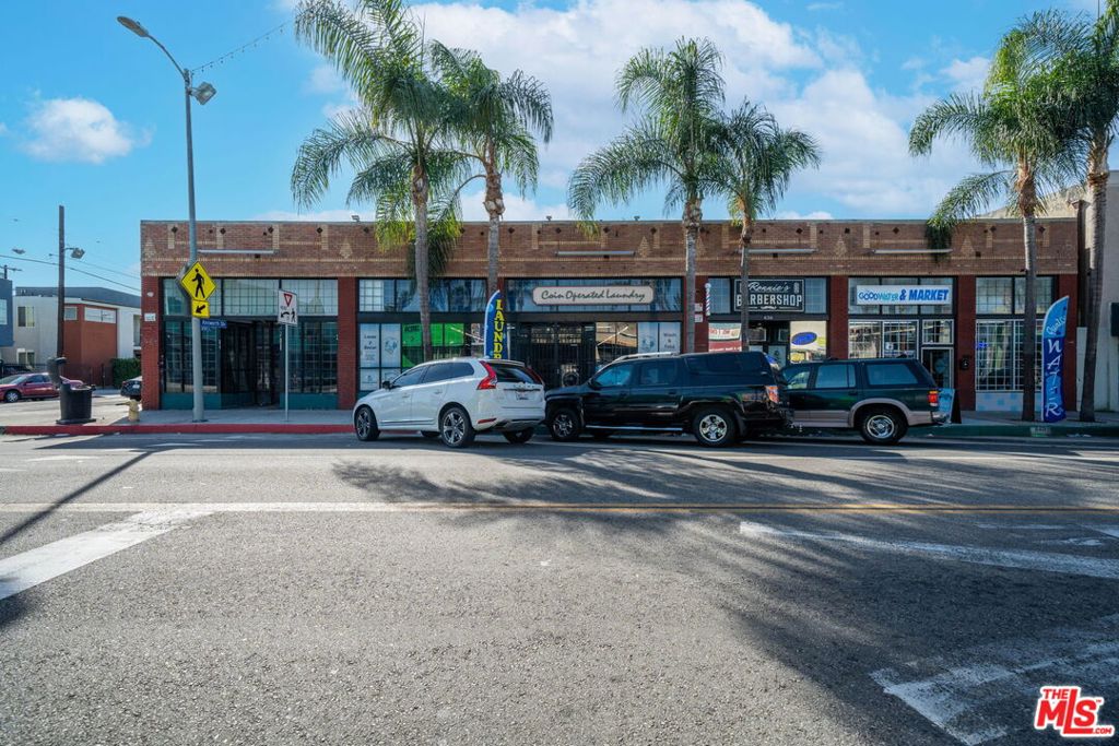 830 W Gardena Boulevard