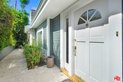 Photo of 2401 Olive Avenue, La Crescenta, CA 91214 (MLS # 26852913)