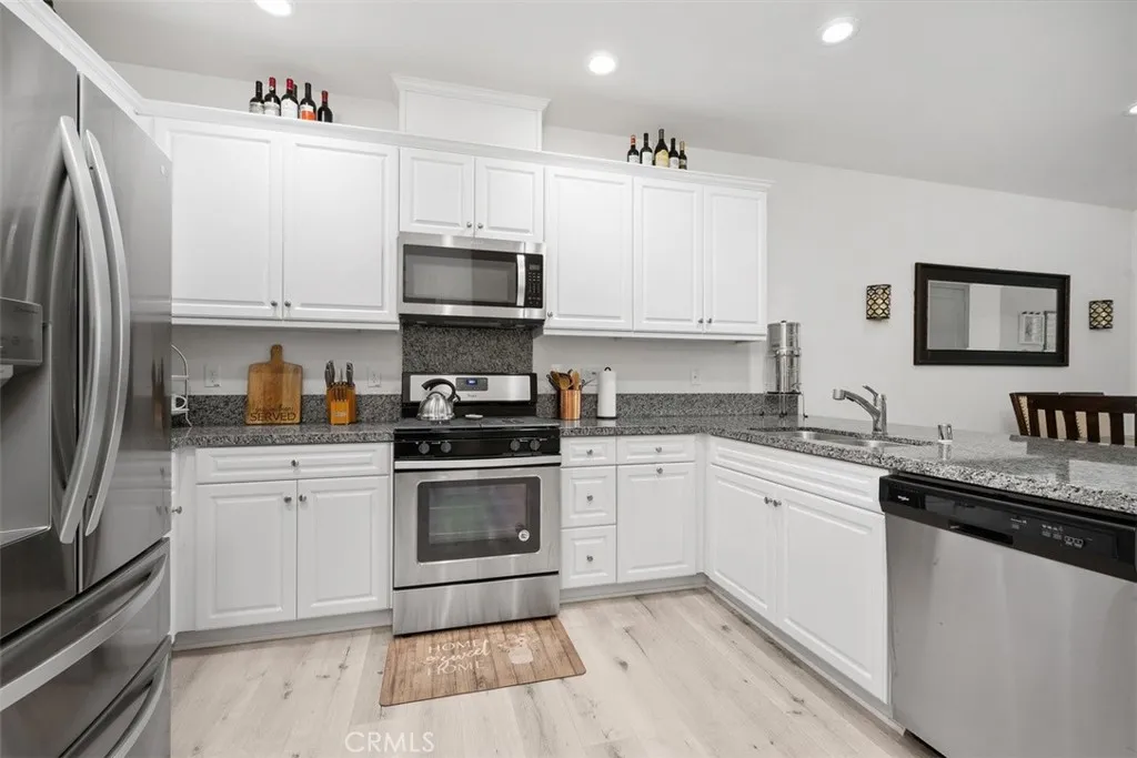 Ontario, California 91762, United States, 3 Bedrooms Bedrooms, ,3 BathroomsBathrooms,Residential,Active,196092