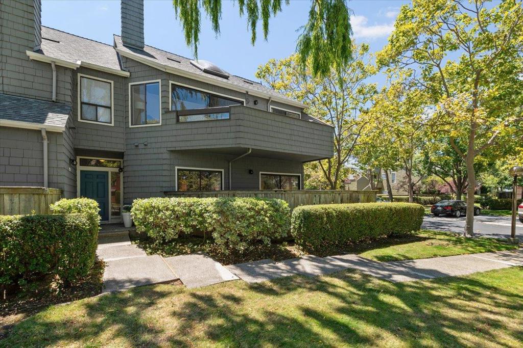 913 Shoreline Drive