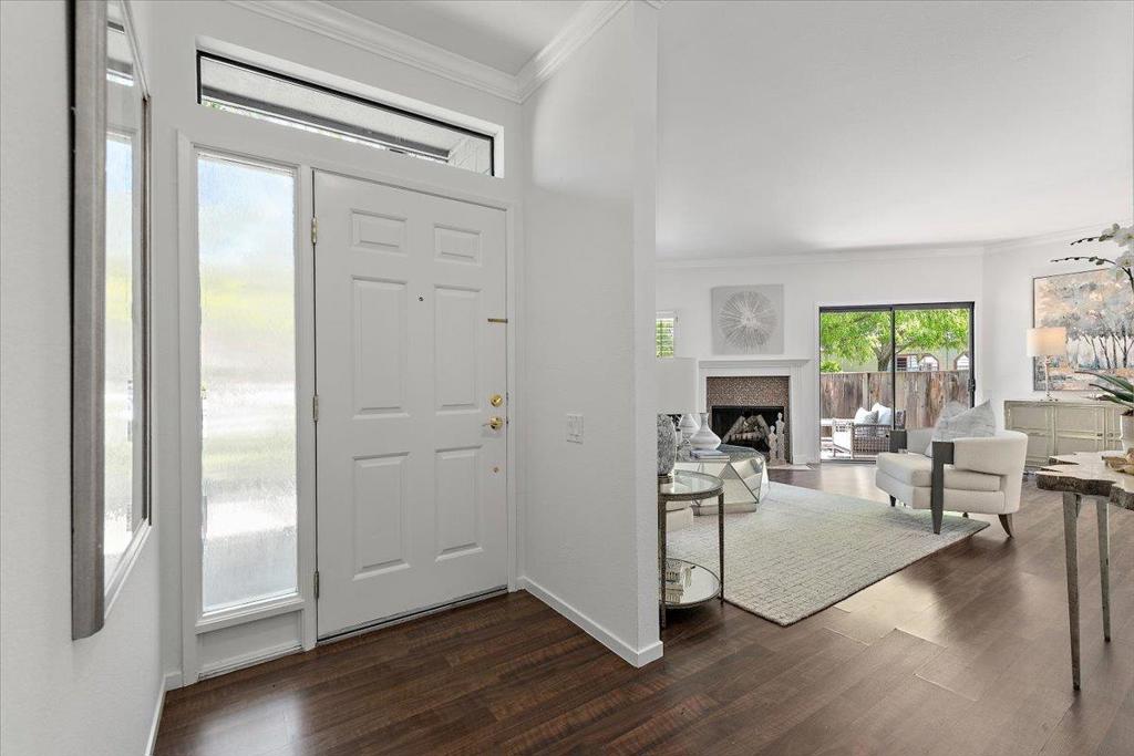 913 Shoreline Drive