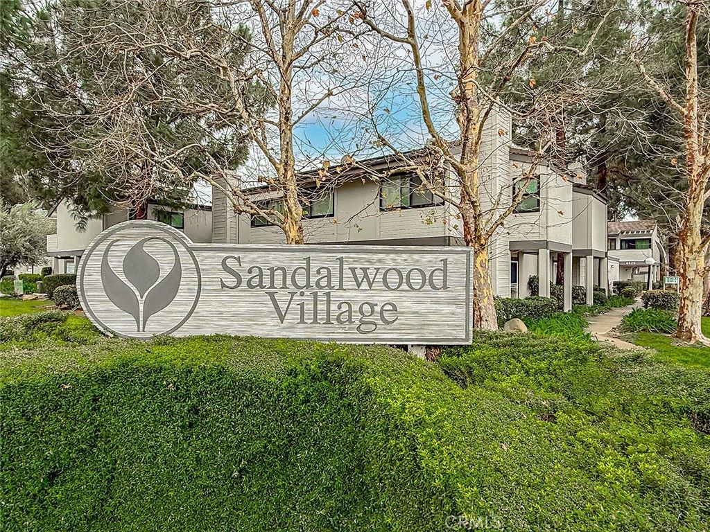 Photo of 6542 Stoney View #2 Ln, Simi Valley, CA 93063 (MLS # SR26005049)