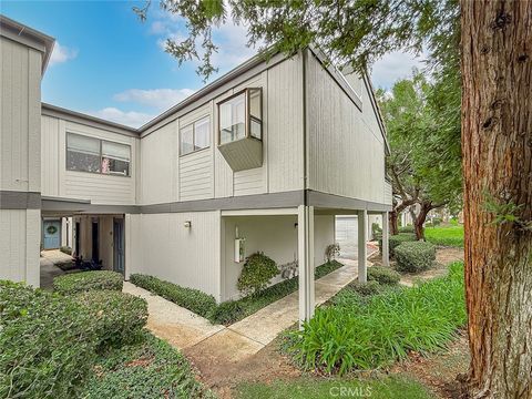 Photo of 6542 Stoney View #2 Ln, Simi Valley, CA 93063 (MLS # SR26005049)