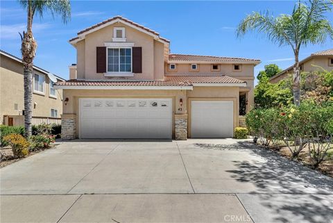 Photo of 43 Villa Valtelena, Lake Elsinore, CA 92532 (MLS # TR26095674)