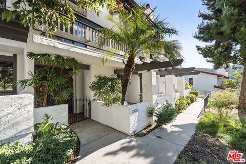 Photo of 1624 Michael Lane, Pacific Palisades, CA 90272 (MLS # 26635593)