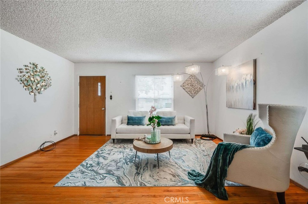 1206 W 187th Place