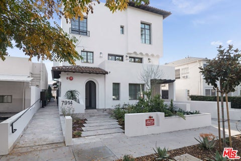 Photo of 7914 NORTON Avenue #202, West Hollywood, CA 90046 (MLS # 26961605)