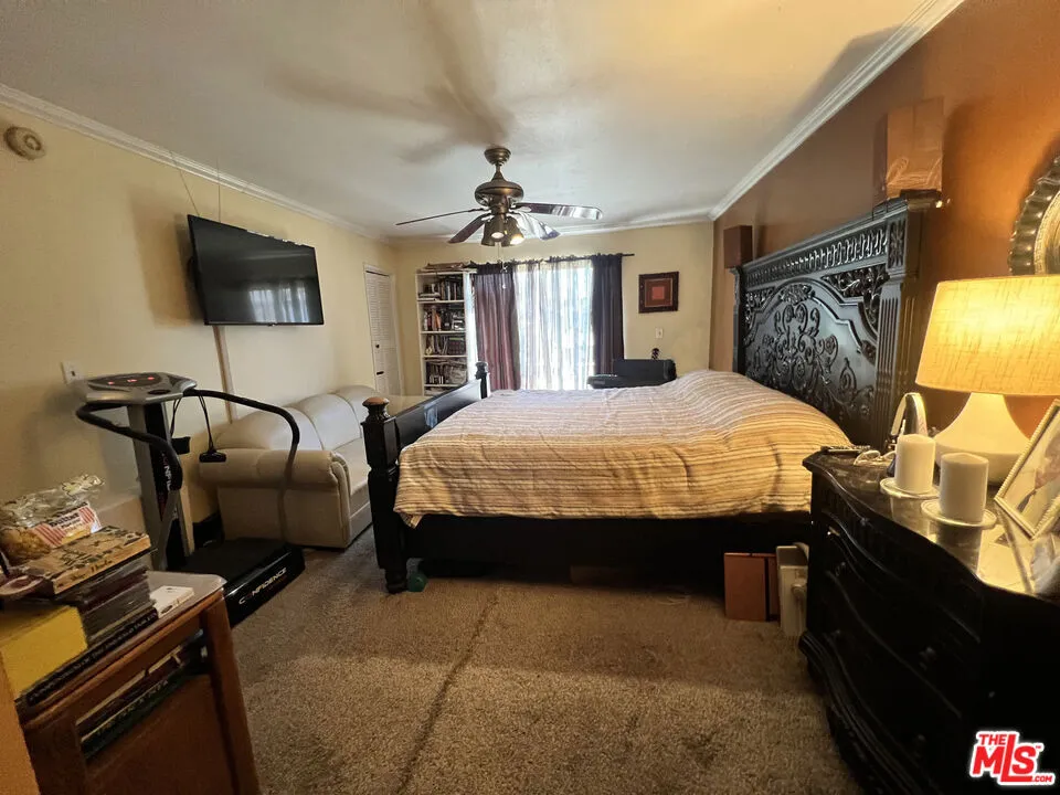 Van Nuys, California 91405, United States, 2 Bedrooms Bedrooms, ,3 BathroomsBathrooms,Residential,Active,237830