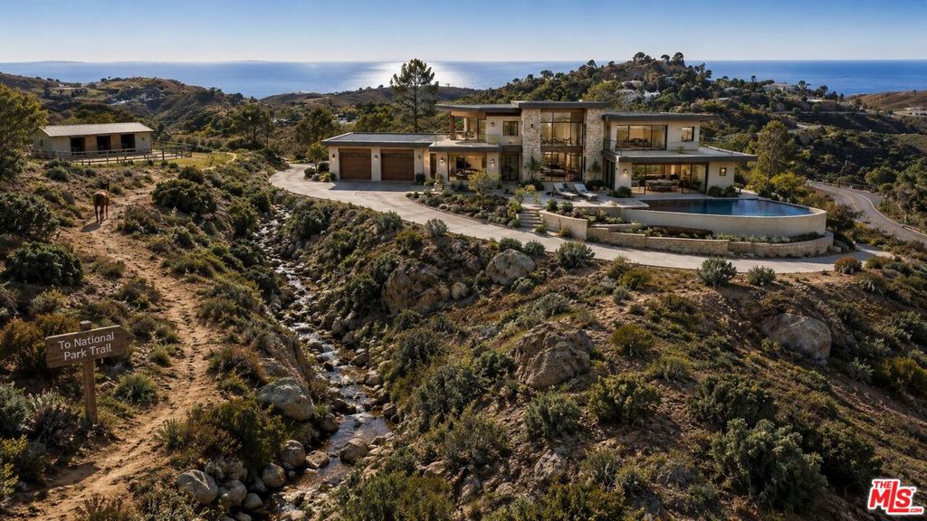 1400 Decker Canyon