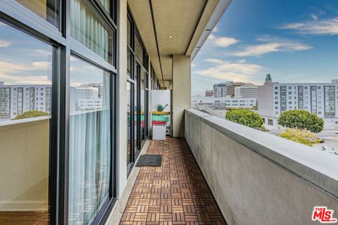 Photo of 3223 W 6th Street #511, Los Angeles, CA 90020 (MLS # 26647915)