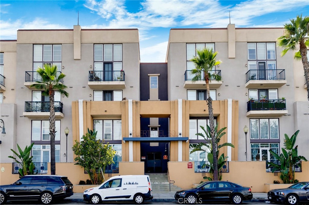 Welcome to 360 W Avenue 26, nestled in the vibrant community of Lincoln Heights!
This move-in ready 2-bedroom, 2-bathroom second-floor condo offers the perfect blend of comfort and convenience. Enjoy the bright, open floor plan with freshly painted interiors, spacious living room, and bedrooms thoughtfully positioned on opposite sides for added privacy. The home also features private laundry closet, relaxing balcony overlooking the peaceful courtyard, and two tandem parking spaces. Washer, dryer, and refrigerator can be included, making your move even easier. Prime location near the Lincoln Heights/Cypress Gold Line Metro Station with quick access to the 5 & 110 freeways—just 10 minutes to Union Station and under 30 minutes to Dodger Stadium, USC Keck Medical Center, Pasadena, the Arts District, and Downtown LA. This gated community offers desirable amenities such as Amazon lockers, a recreation room, fitness center, and serene courtyards. HOA dues include water, trash, sewage, security, and common area maintenance. Don’t miss this opportunity to own a home in one of LA’s most convenient neighborhoods!
