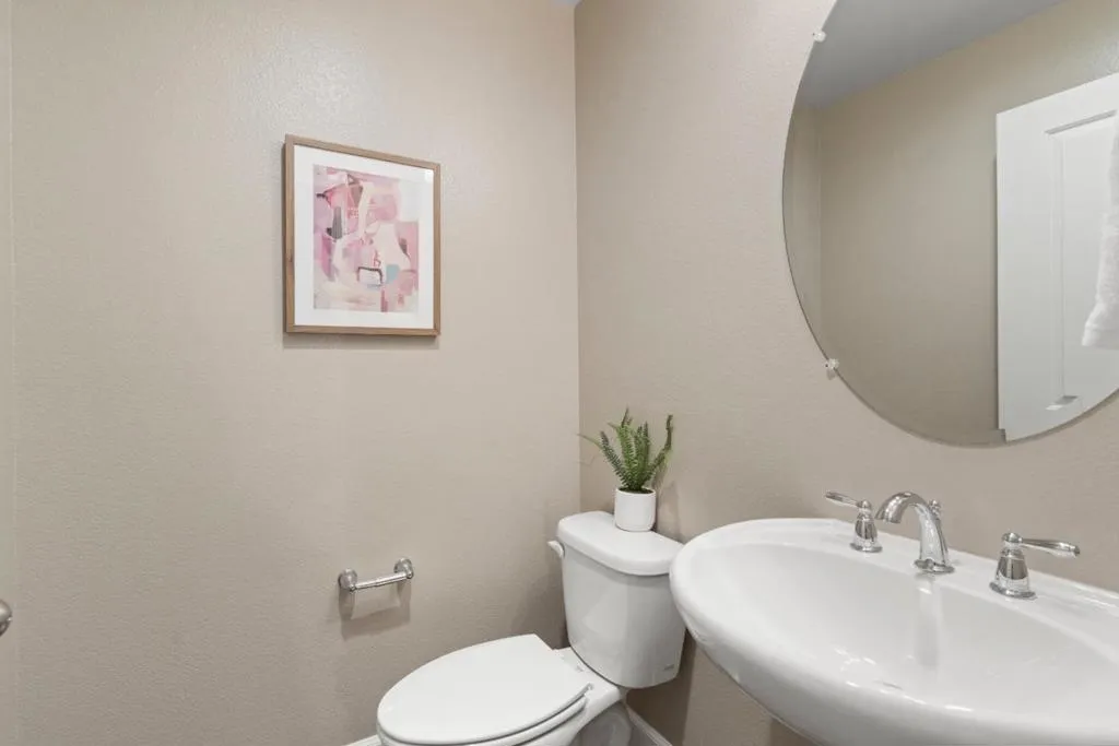 Sunnyvale, California 94086, United States, 3 Bedrooms Bedrooms, ,4 BathroomsBathrooms,Residential,Active,145686