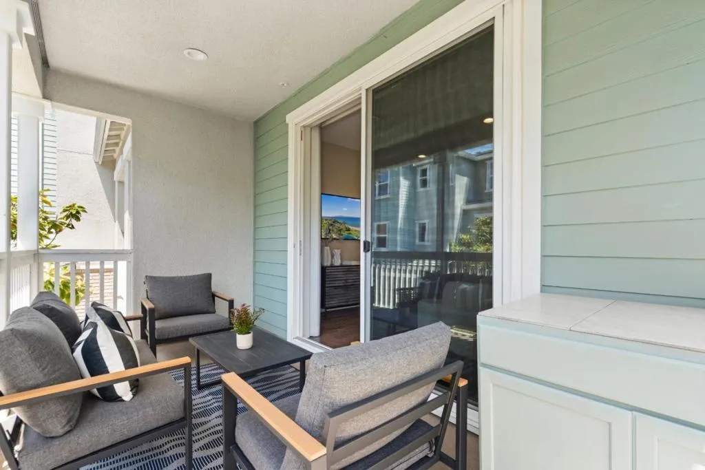 Sunnyvale, California 94086, United States, 3 Bedrooms Bedrooms, ,4 BathroomsBathrooms,Residential,Active,145686